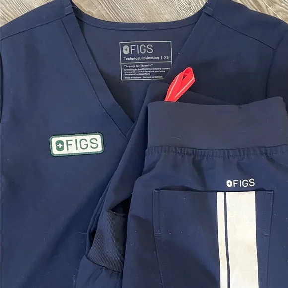 Figs Navy Blue Scrub Set - British Racing Collaboration - Picture 2 of 7